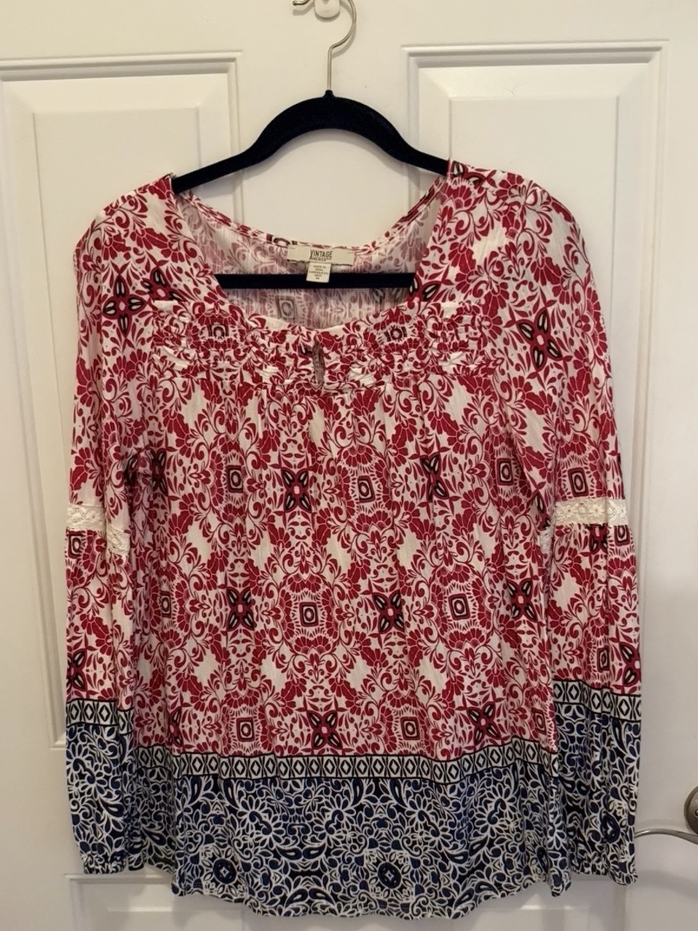 Vintage America Blues Floral Blouse in Red & Blue Size Medium Like New